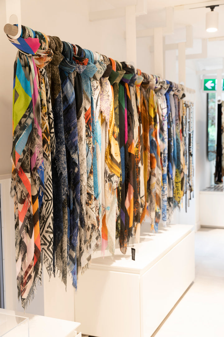 Suzi Roher Scarf Guide